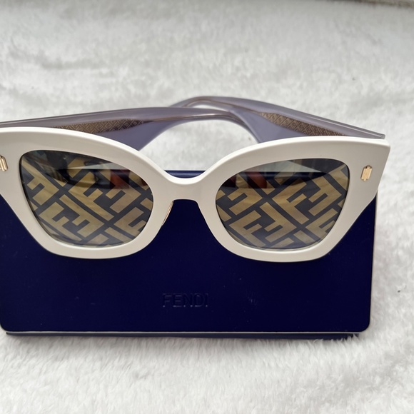 Fendi Sunglasses - Picture 3 of 5
